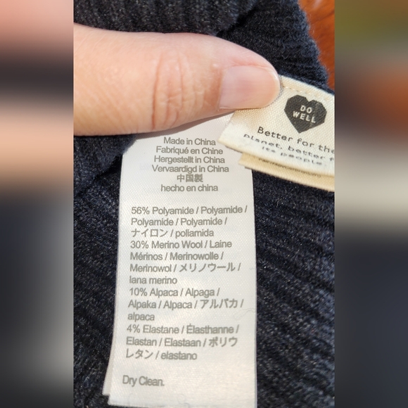 Madewell Black V-Neck Sweater with Puff Sleeves - Picture 7 of 7